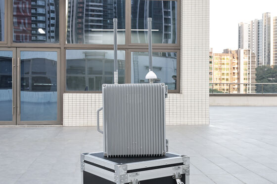 주문 13-22 주파수 대역 5km-20km 사용자 정의 범위와 IP65 방수 GNSS 속임수 장치를 가진 장거리 드론 스푸퍼 온라인 제조